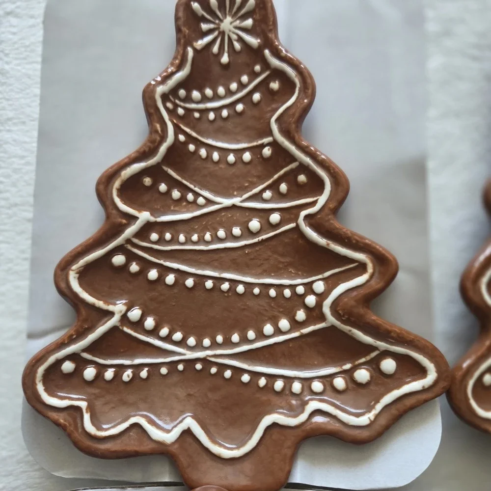 NEW in Original Box Pottery Barn Gingerbread Tree Appetizer Plates Set of 4